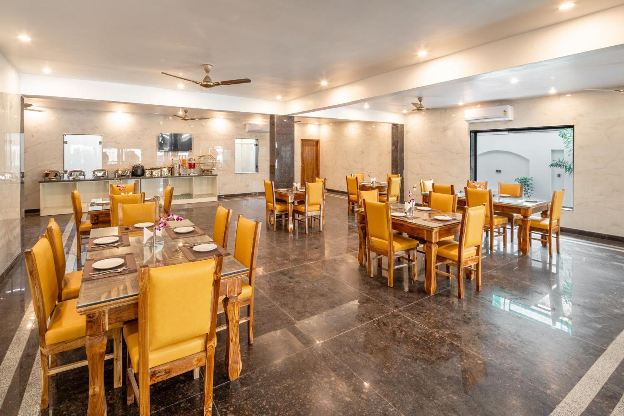 Lime Tree Hotel & One Bhk Serviced Apartment Noida - Sector 50 Metro Zewnętrze zdjęcie
