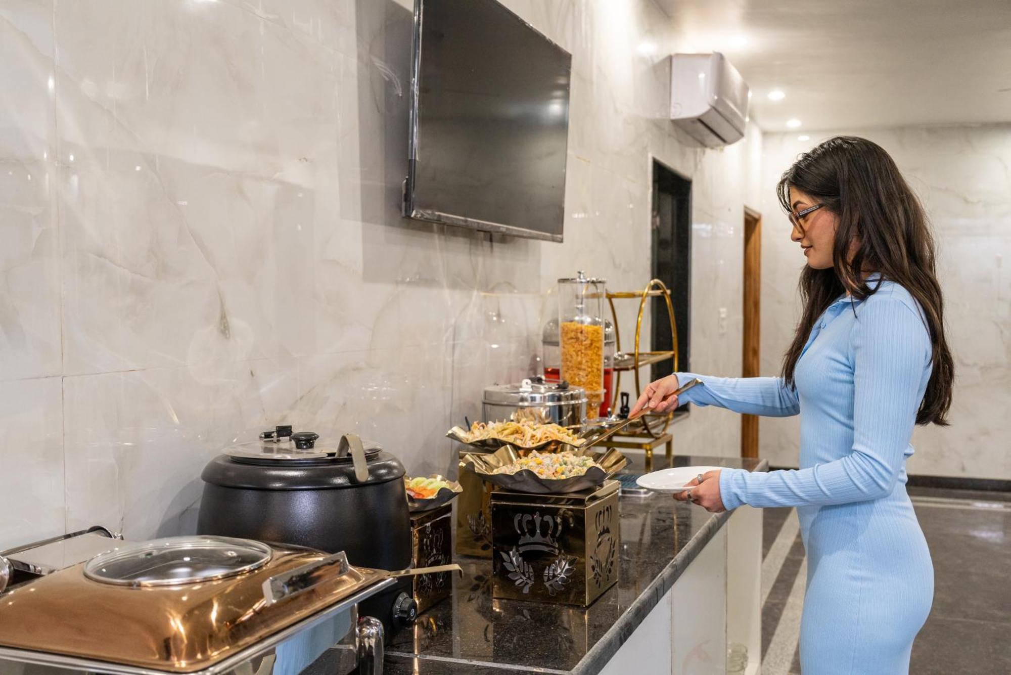 Lime Tree Hotel & One Bhk Serviced Apartment Noida - Sector 50 Metro Zewnętrze zdjęcie