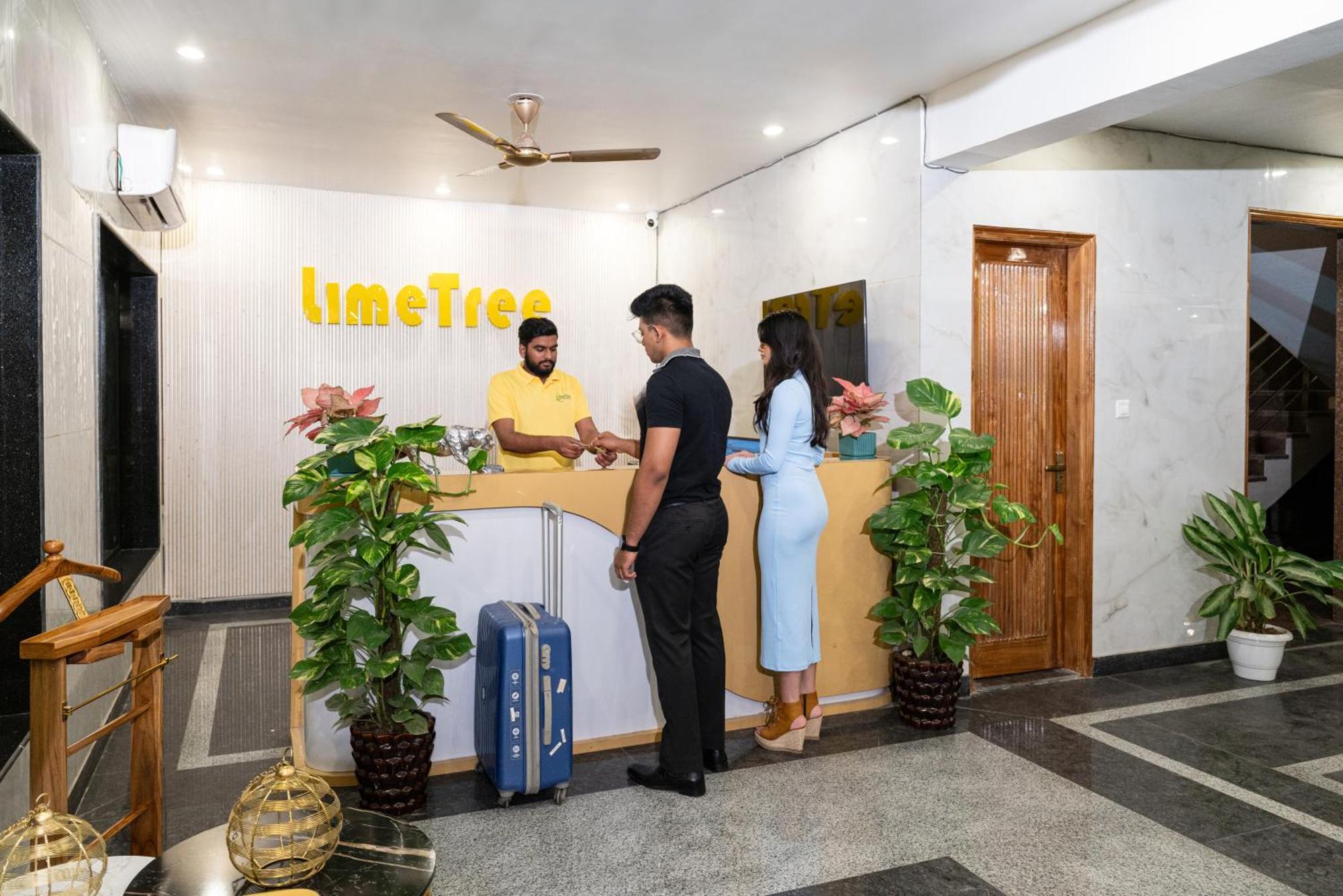 Lime Tree Hotel & One Bhk Serviced Apartment Noida - Sector 50 Metro Zewnętrze zdjęcie