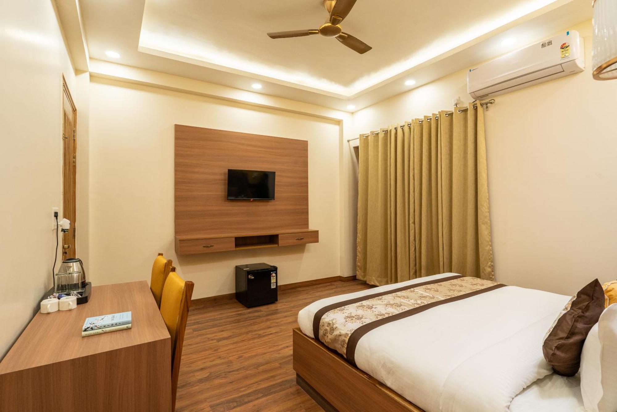 Lime Tree Hotel & One Bhk Serviced Apartment Noida - Sector 50 Metro Zewnętrze zdjęcie